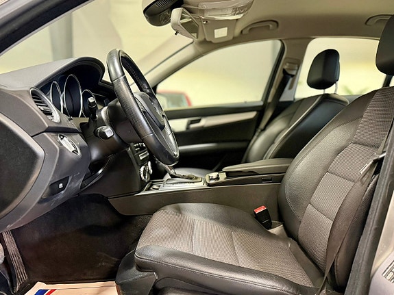Mercedes-Benz C250 7 of 15