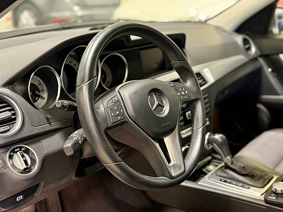 Mercedes-Benz C250 6 of 15