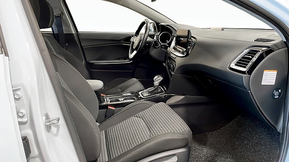 Kia Ceed 3 of 9