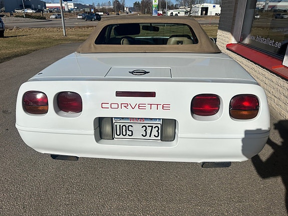 Chevrolet Corvette 17 of 19