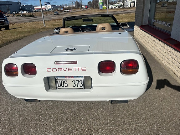 Chevrolet Corvette 7 of 19