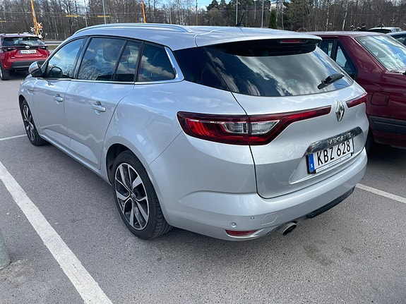 Renault Megane IV 2 of 5
