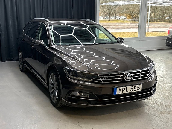 Volkswagen Passat 2 of 5