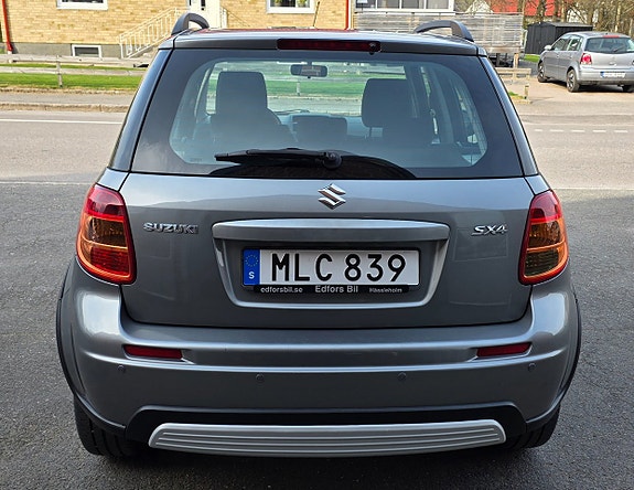 Suzuki SX4 4 of 5