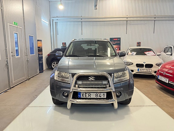 Suzuki Grand Vitara 3 of 5