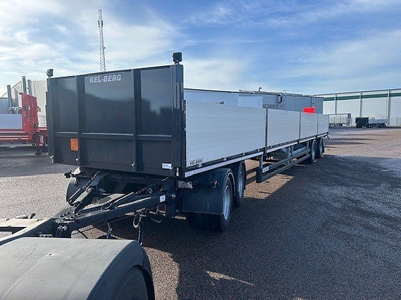 Kel-Berg D560V 4 axlad Flaksläp 12.5m med lämmar