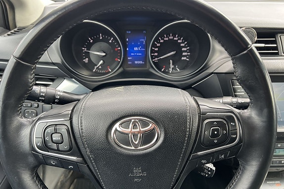 Toyota Avensis 13 of 19