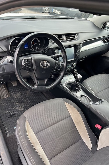Toyota Avensis 11 of 19