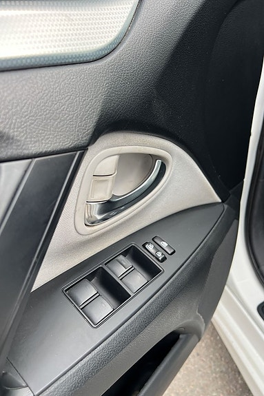 Toyota Avensis 9 of 19