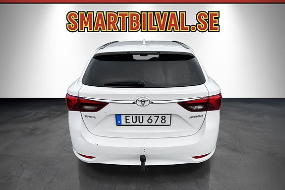 Toyota Avensis 7 of 19
