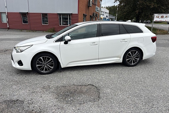 Toyota Avensis 20 of 30