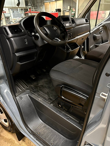 Renault Master 9 of 15