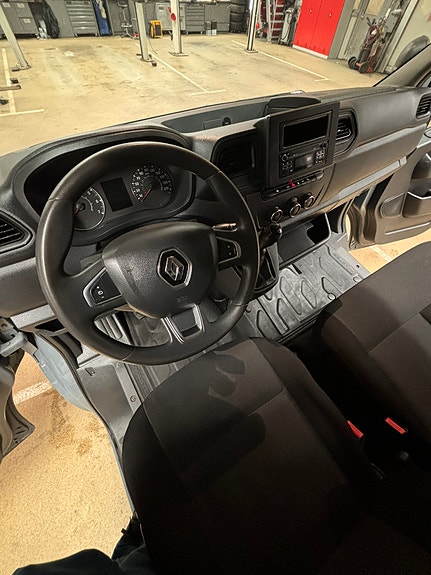 Renault Master 15 of 15