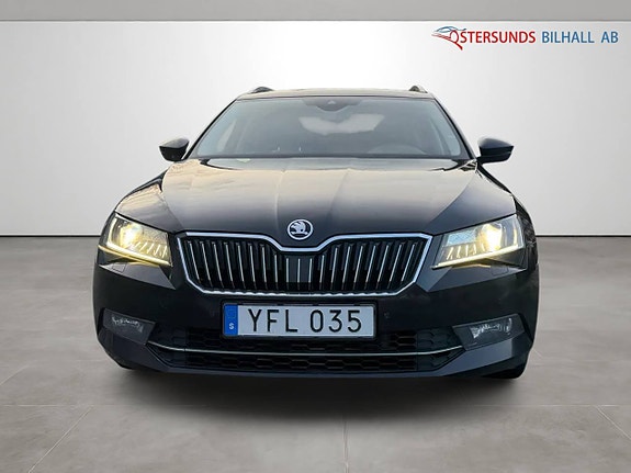 Skoda Superb 2 of 5