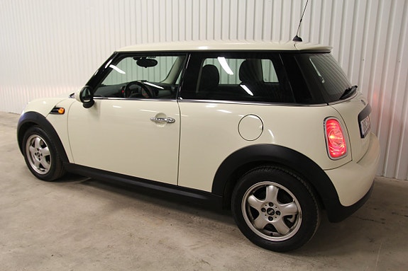 MINI One 3 of 5