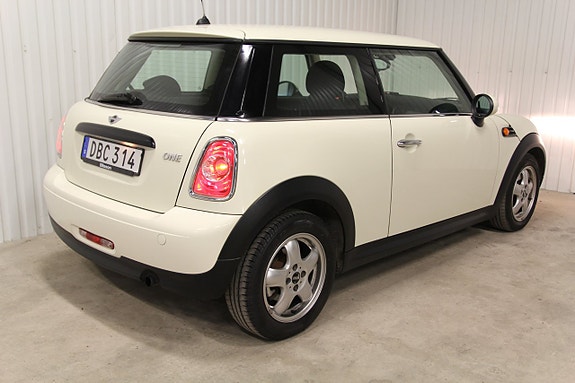 MINI One 6 of 26