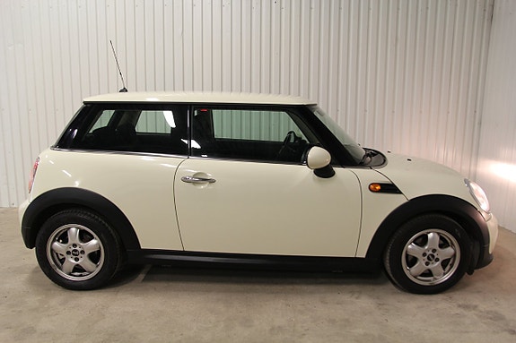 MINI One 7 of 26