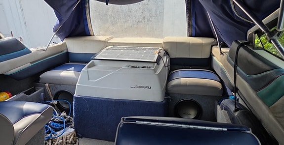 Bayliner capri  1952 3 of 5