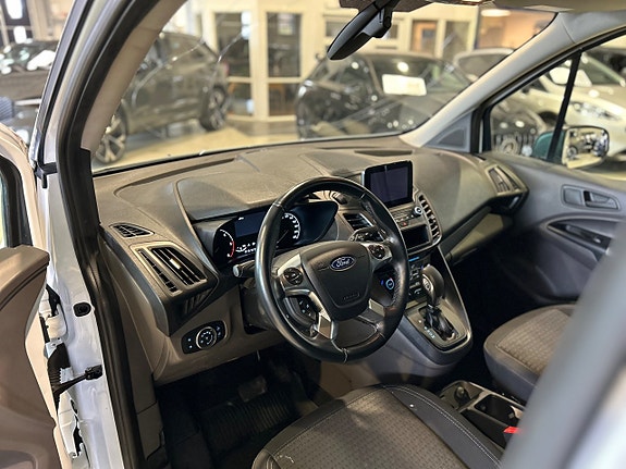 Ford Transit Connect 10 of 15