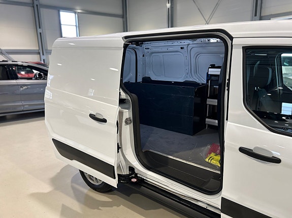 Ford Transit Connect 9 of 15