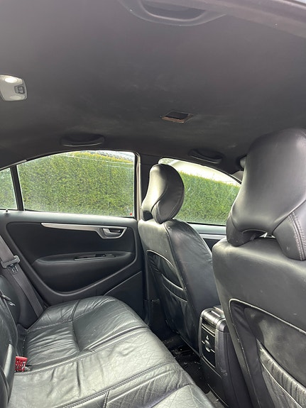 Volvo S60 4 of 5