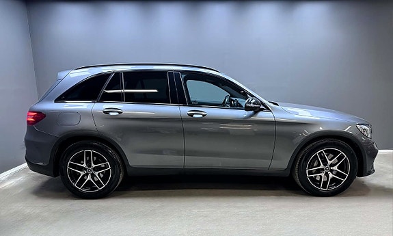 Mercedes-Benz GLC220 d 2 of 5