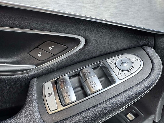 Mercedes-Benz GLC220 d 18 of 23