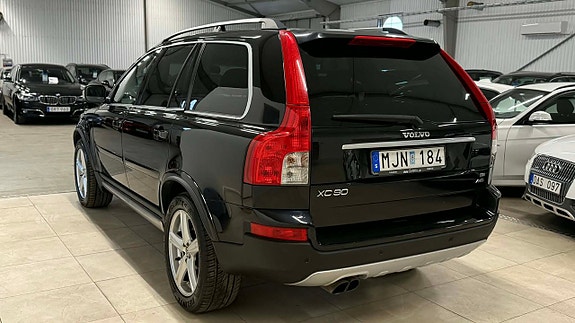 Volvo XC90 8 of 26