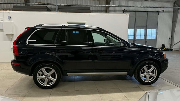 Volvo XC90 10 of 26