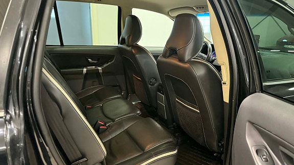 Volvo XC90 15 of 26