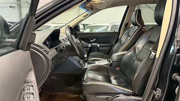 Volvo XC90 13 of 26