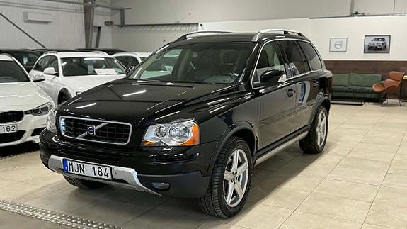 Volvo XC90 3 of 26