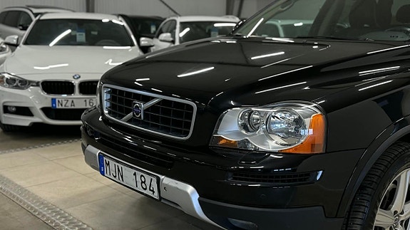Volvo XC90 4 of 26