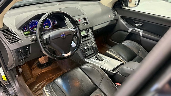 Volvo XC90 16 of 26