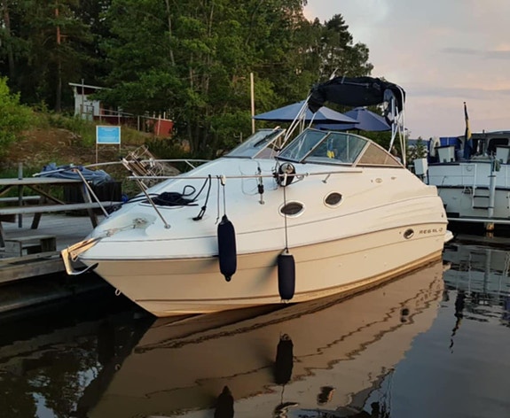 Regal 2465 Commodore - Mycket fint skick.  OBS !!! Enbart 75,1 gång timmar. 2 of 14