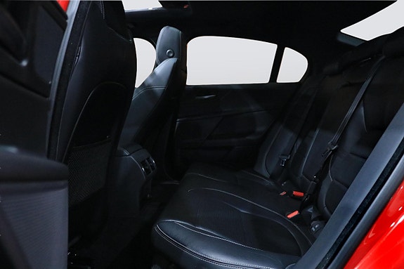 Jaguar XE 7 of 30