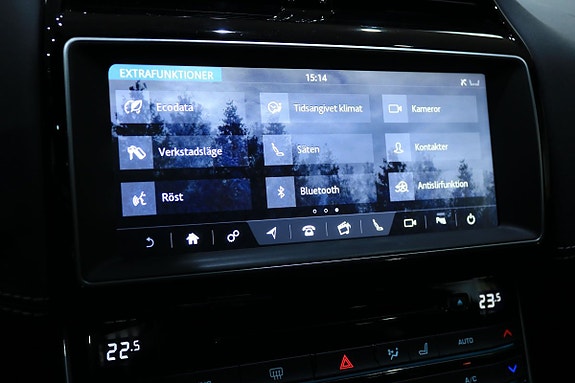 Jaguar XE 26 of 30