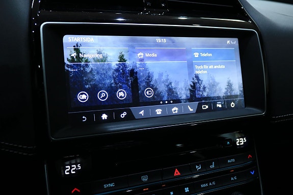 Jaguar XE 24 of 30