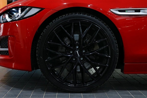 Jaguar XE 12 of 30