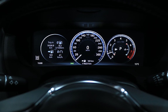 Jaguar XE 19 of 30