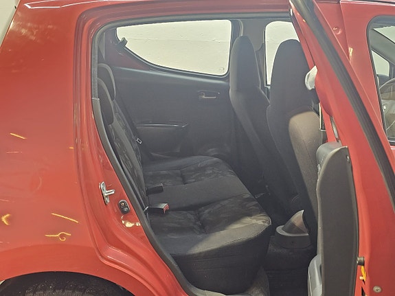 Suzuki Alto 8 of 12
