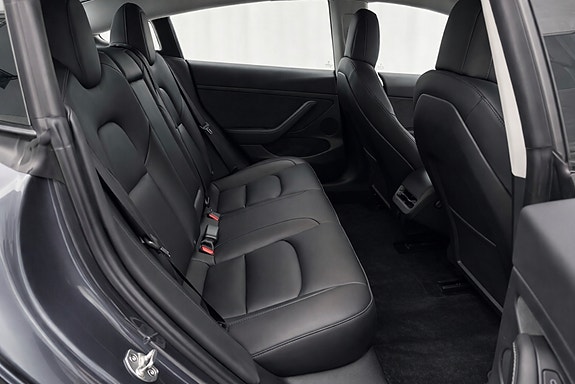Tesla Model 3 7 of 13
