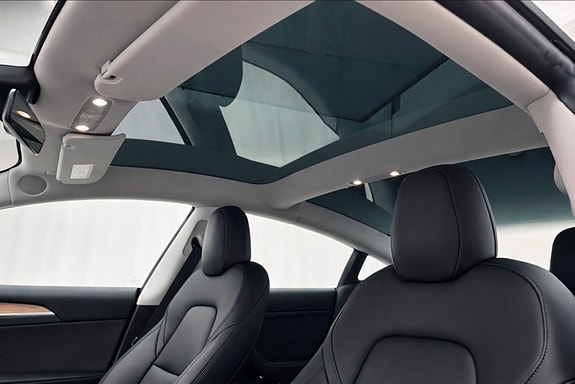 Tesla Model 3 5 of 13