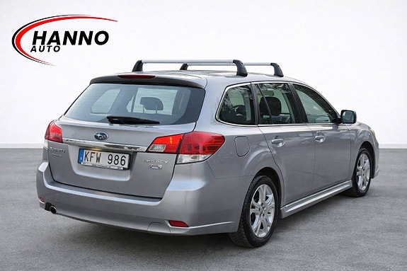 Subaru Legacy 5 of 5