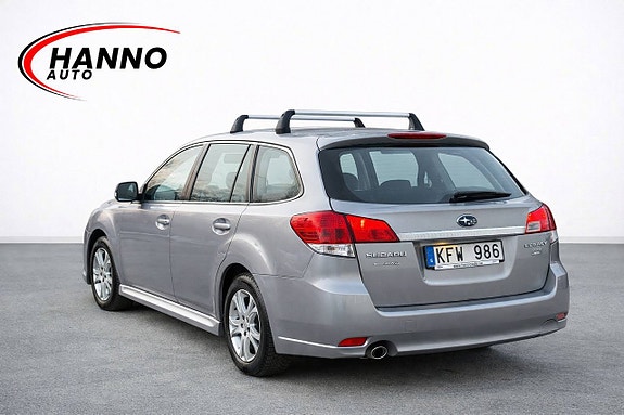 Subaru Legacy 3 of 5