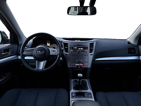 Subaru Legacy 8 of 25