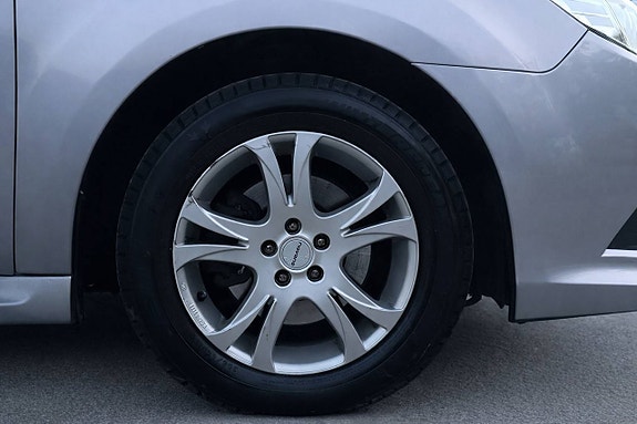Subaru Legacy 20 of 25