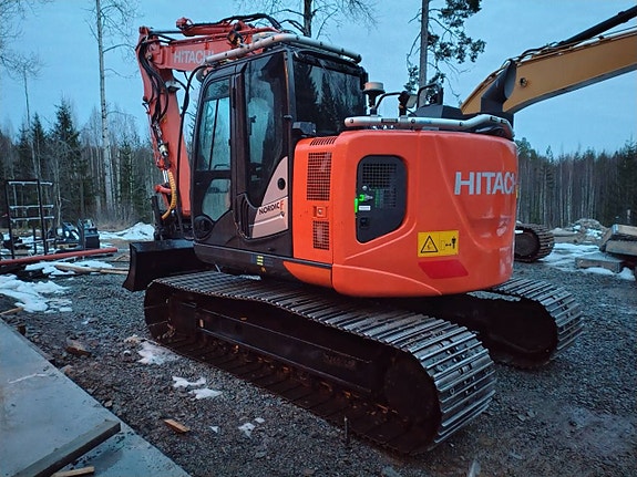 Hitachi ZX135US-6 Nordic F Rototilt R5 Grip