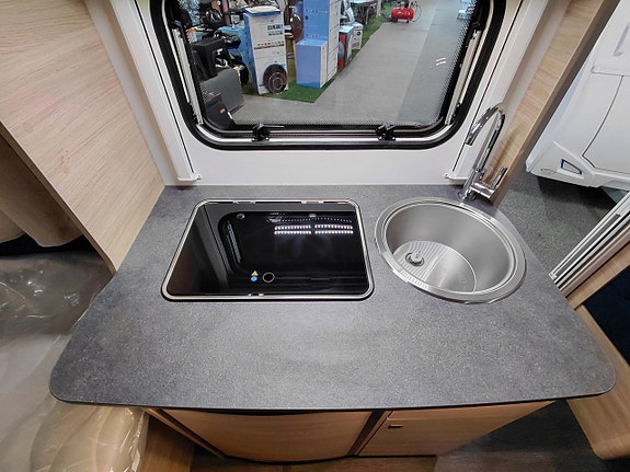 Caravelair Alba 450 Anniversary 9 of 14