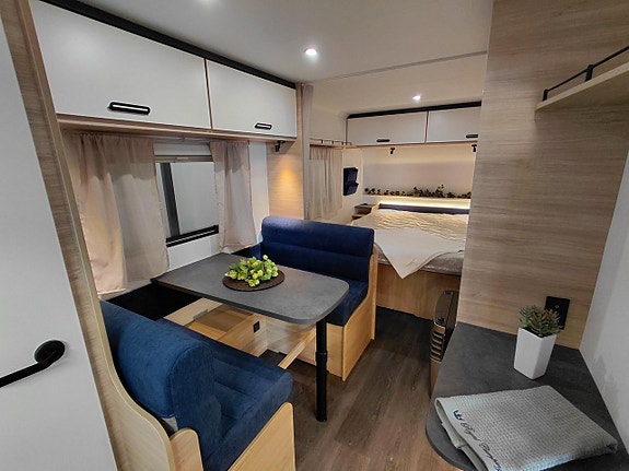 Caravelair Alba 460 Anniversary 4 of 9